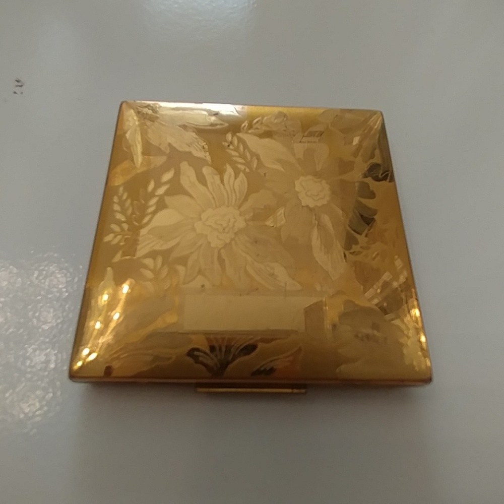 Vintage compact mirror